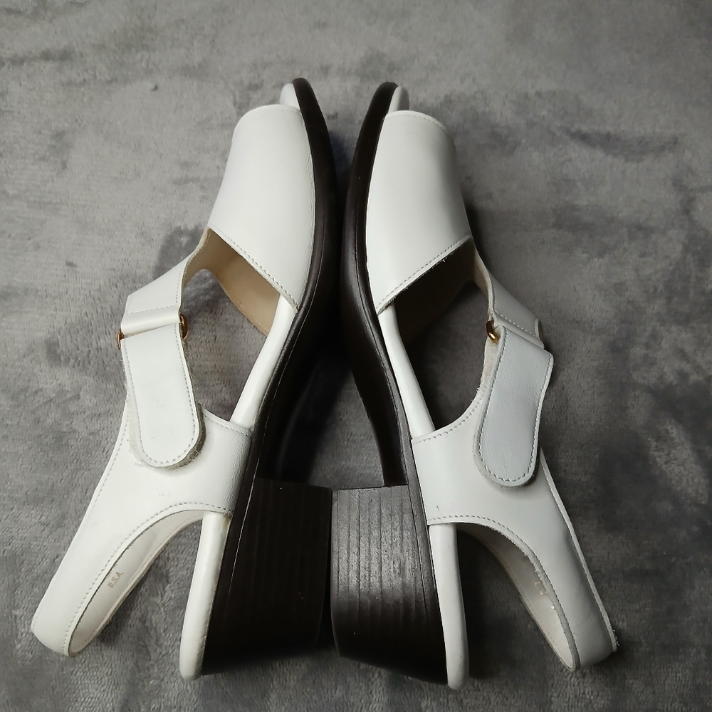 SAS‎ White Leather Sandals - Picture 8 of 16